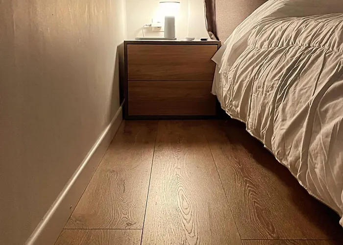 A.G.A.I.N Downtown Premium Suite